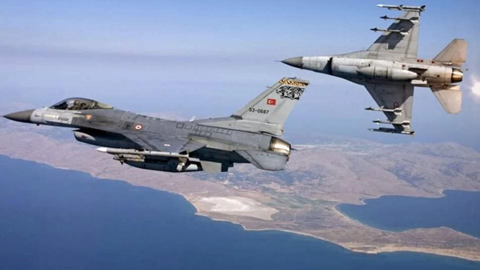 Τουρκική πρόκληση στο Αιγαίο: 5 παραβιάσεις από 2 οπλισμένα μαχητικά